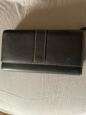 Coach Black Leather Tri-Fold Continental Wallet with Contrast Stitching